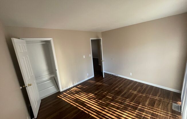 2 beds, 1 bath, $1,375, Unit 4023 N. 375 W.