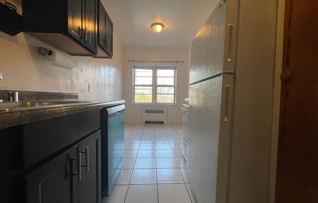 5425-33 W Martin Dr