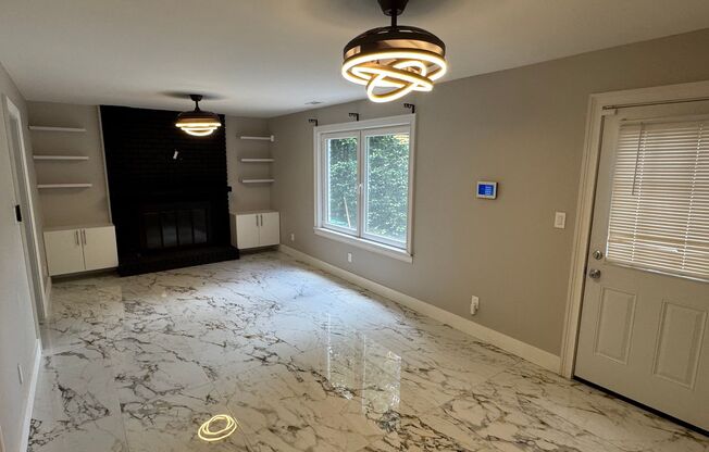 Wonderful Stone Mountain 4 bed 2.5 bath Home on Basement.