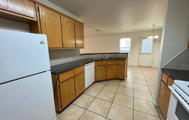 3 beds, 2 baths, 1,183 sqft, $1,225, Unit Apt A