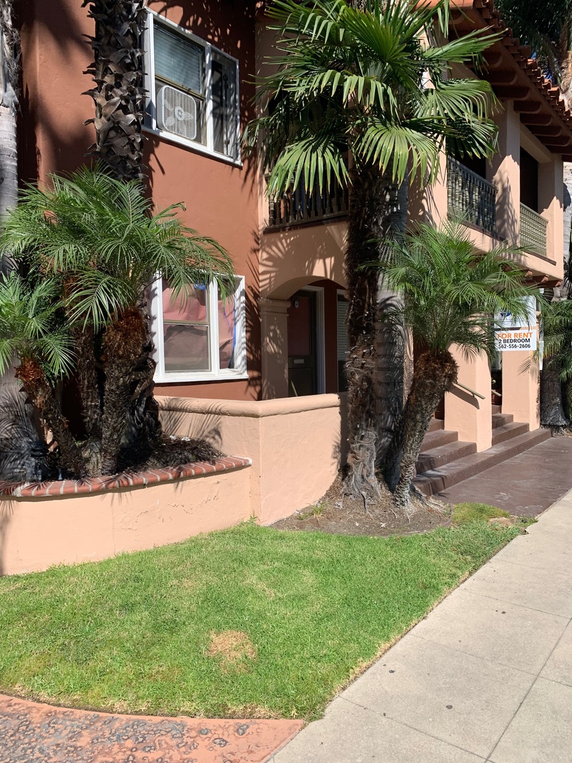 BEAUTIFUL 2 BEDROOM ONE BATH  DOWNSTAIRS UNIT WITH 2 ASSIGNED PARKING SPACES LOCATED NEAR THE BEACH