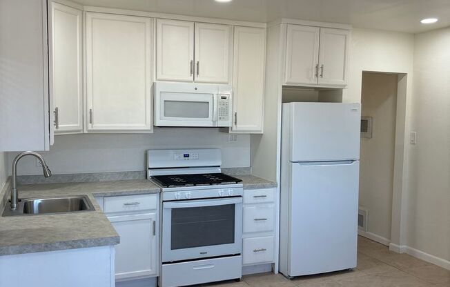 3 beds, 1 bath, $1,450