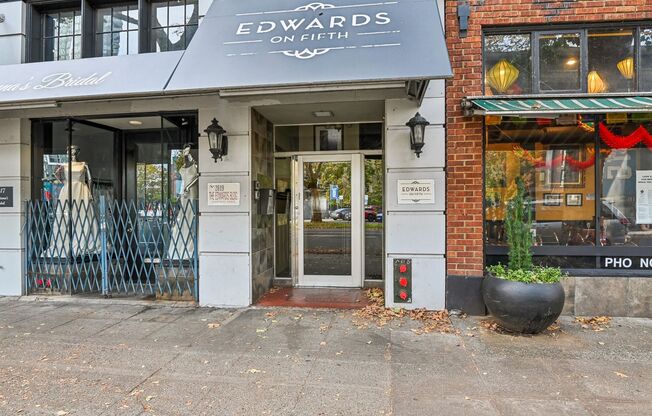 Edwards on Fifth Apartments