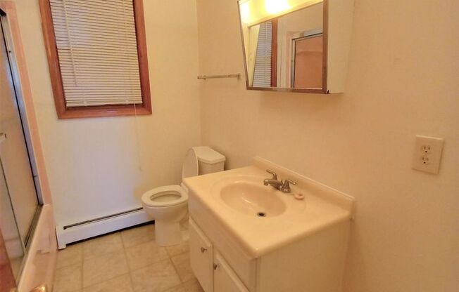 2 beds, 1 bath, 903 sqft, $1,240, Unit G-5