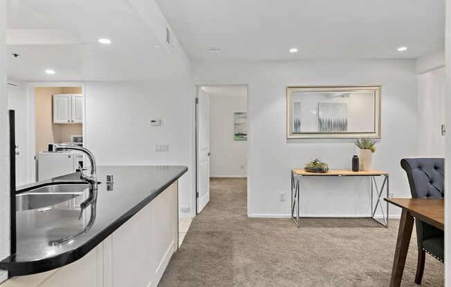 Beautiful 2 Bedroom And 2 Bathroom Condo in Albany!