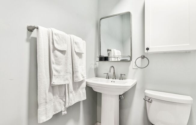 Studio, 1 bath, 300 sqft, $1,600, Unit 204H