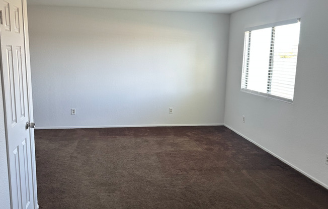 Gorgeous, spacious townhouse in West Lancaster!