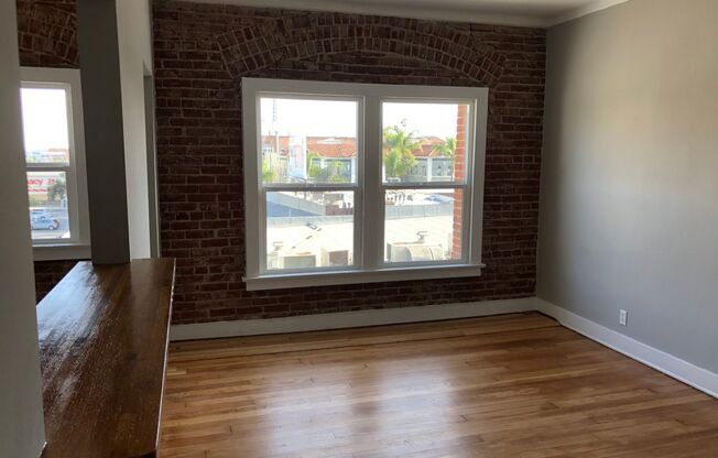 Studio, 1 bath, 275 sqft, $1,595, Unit 303