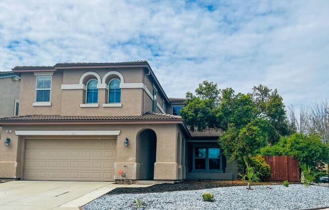 Lovely 5 Bedroom 3 Bath Home in Oakley