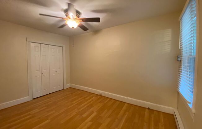 2 beds, 1 bath, $1,195, Unit Apt 2