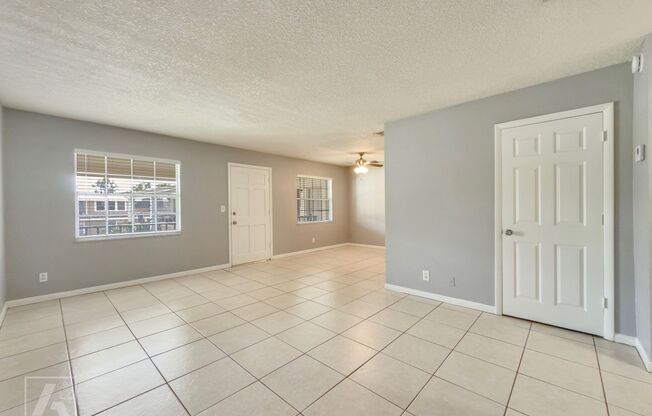 2 beds, 1 bath, 825 sqft, $1,095, Unit 916#A205