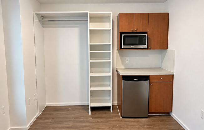 Studio, 1 bath, 190 sqft, $1,295, Unit 5104