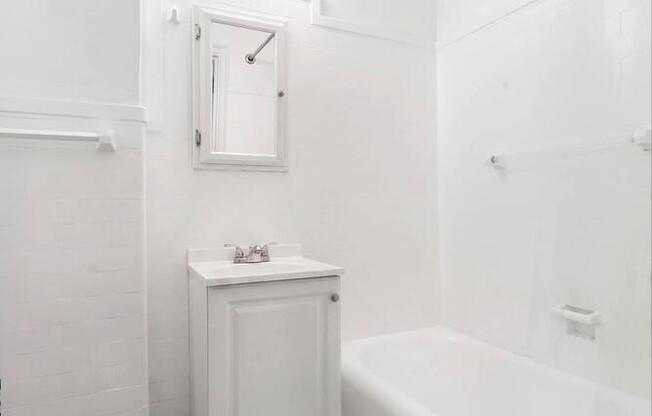 Studio, 1 bath, $3,200, Unit 405
