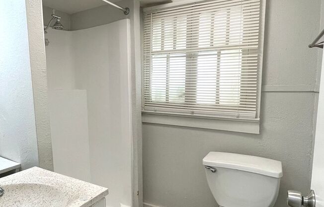 1 bed, 1 bath, 386 sqft, $1,100, Unit 7713-1