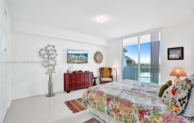 2 beds, 2 baths, 1,251 sqft, $3,600, Unit 7900 Harbor Island Dr # 704