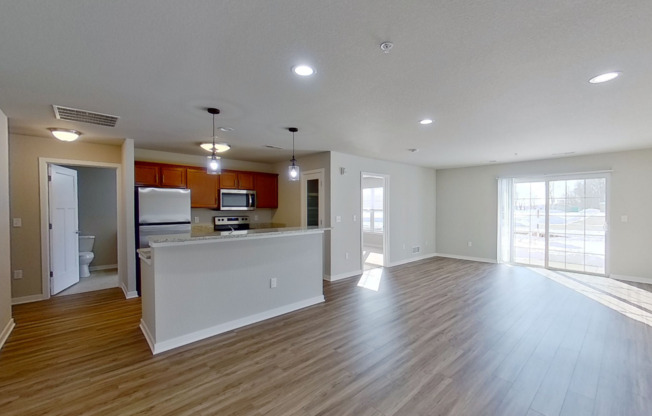 1 bed, 1 bath, 1,021 sqft, $1,465, Unit 5