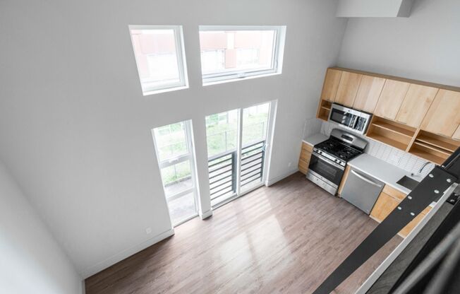 Studio, 1 bath, 332 sqft, $1,300