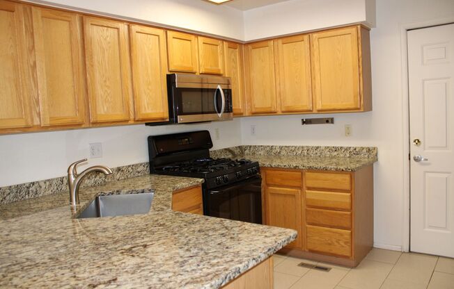 2 beds, 2.5 baths, $2,500, Unit #D