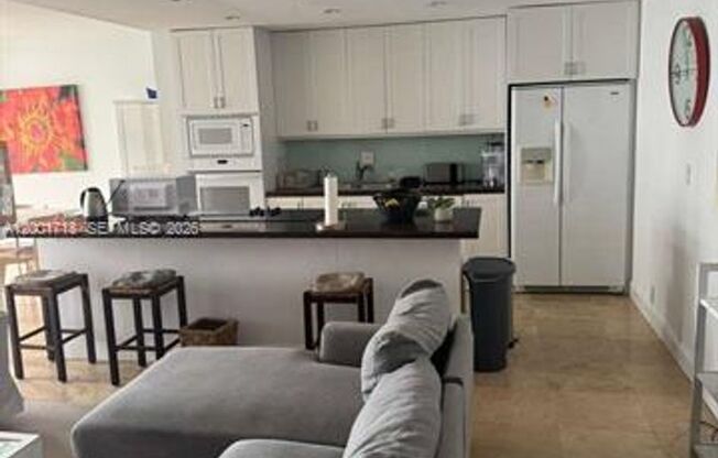 121 Crandon Blvd # 462 (A12001718)