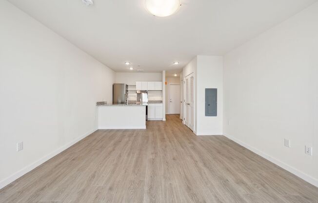 Studio, 1 bath, 425 sqft, $2,025, Unit 4M