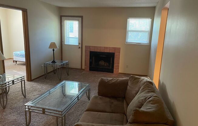 4 beds, 2 baths, $1,410, Unit Apt. #201