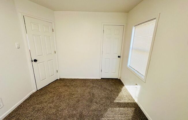 3 beds, 1 bath, $1,350