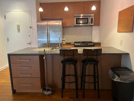 330 E 109 ST