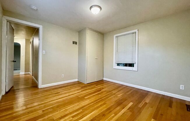 2 beds, 1 bath, $1,195, Unit #2