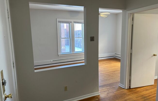 2 beds, 1 bath, 680 sqft, $1,325, Unit 202