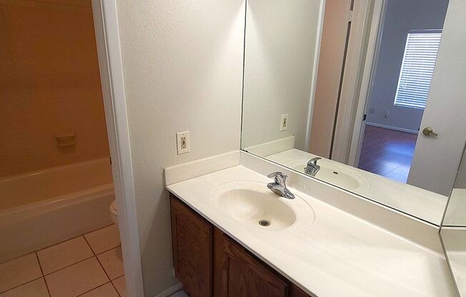 2 beds, 2 baths, $1,295, Unit # 287