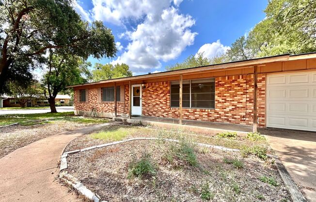 3 Bed, 2 Bath Home – Fully Equipped & Move-In Ready!