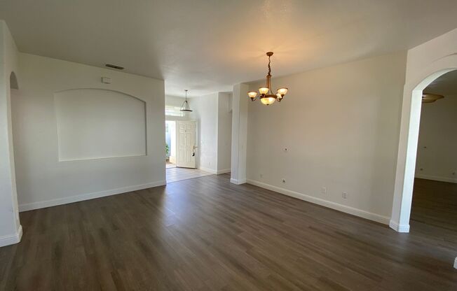 East Elk Grove Home Close to Pleasant Grove High
