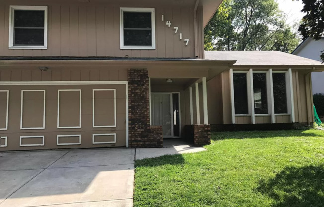 Spacious 4 Bedroom With 5th Non-Conforming Walking Distance To Millard South!!