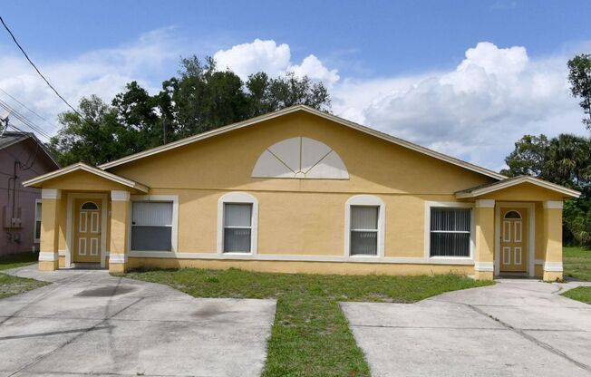 3BR/2BA Sanford Duplex - NO CARPET - STORAGE INCLUDED