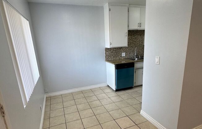 1 bed, 1 bath, $2,096, Unit B