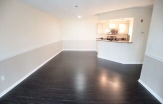 Gorgeous Wood Floors 1/1 condo for RENT @The Crest close to UCF