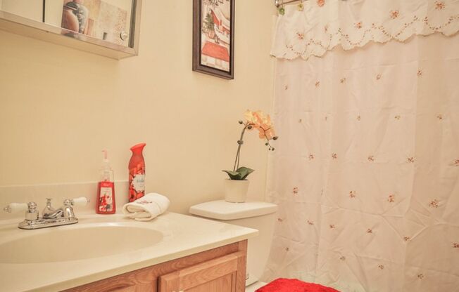 2 beds, 2 baths, 1,070 sqft, $2,600, Unit 8-8A