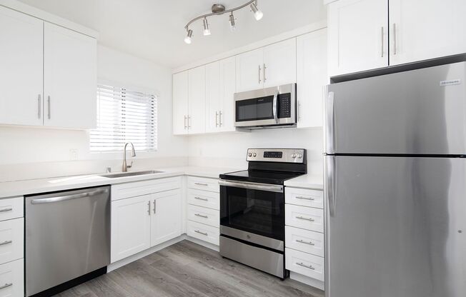 1 bed, 1 bath, 550 sqft, $1,975, Unit B111