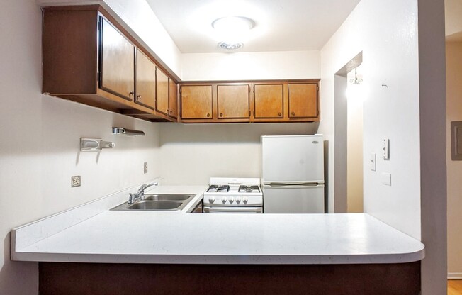 660 W Wrightwood Ave