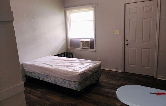 ASTRO APARTMENTS 2044-2050-2056 S Broadway