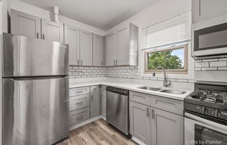 7319 N Rogers