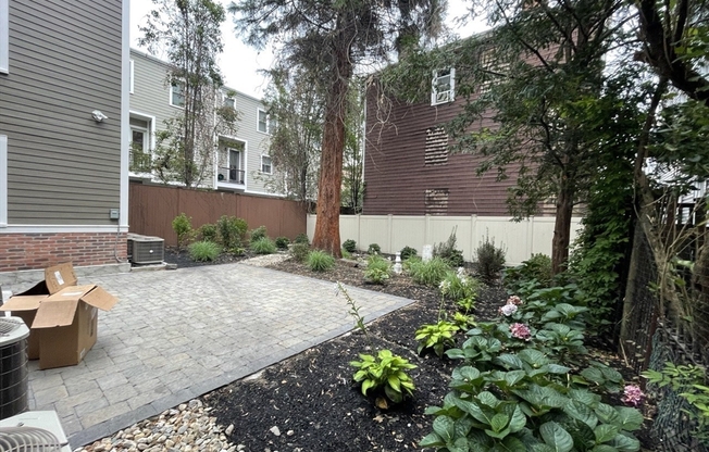 2 beds, 1 bath, 700 sqft, $3,800, Unit 3