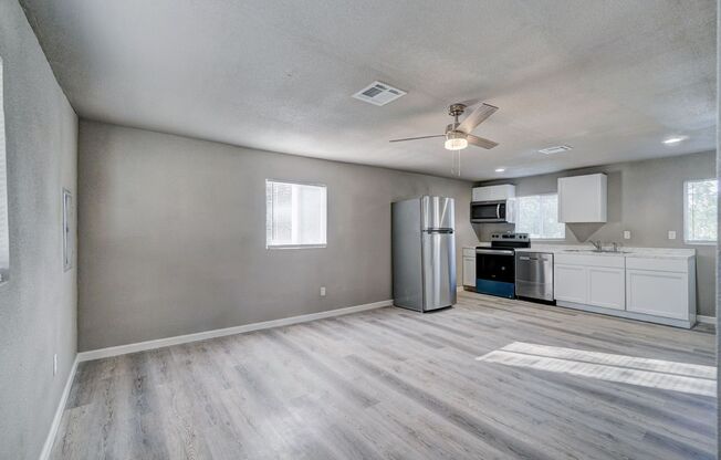 1 bed, 1 bath, $725, Unit Unit 2