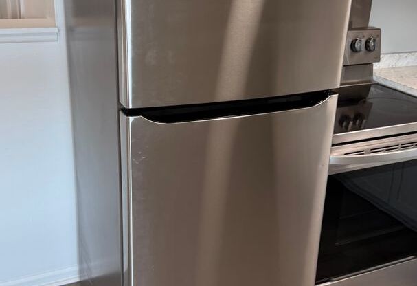 2 beds, 1 bath, 855 sqft, $1,049, Unit 3338-23