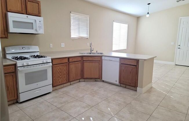 3 beds, 2 baths, $1,895