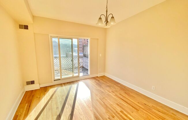 1 bed, 1 bath, 2,348 sqft, $2,595, Unit 03