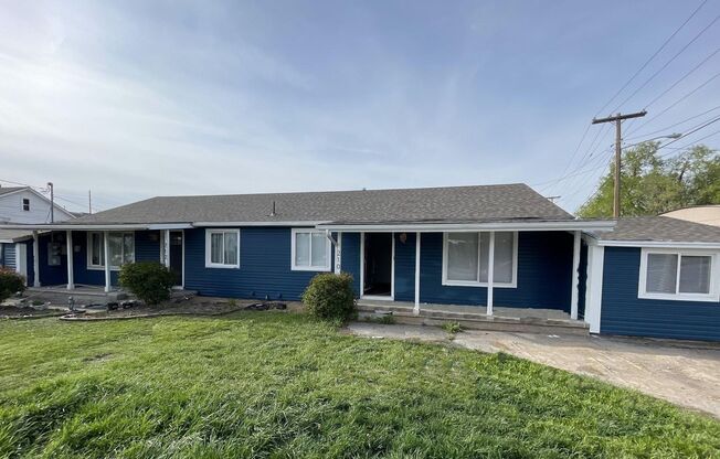 3 Beds 1 Bath Available Duplex in Murray!