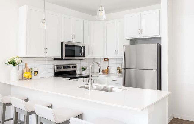 3 beds, 2 baths, 1,384 sqft, $1,850, Unit 201