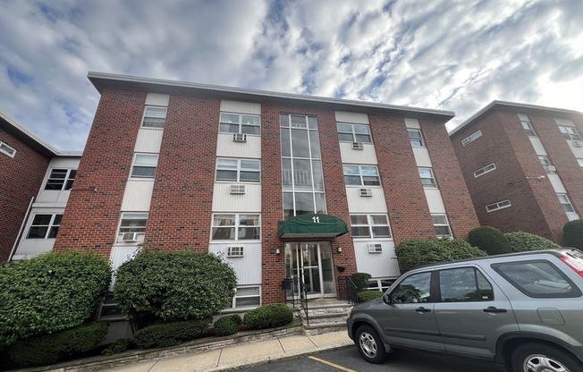 11 Commonwealth Court