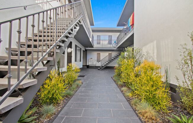 519 Hill St in Santa Monica!  Steps to Main St and the beach!